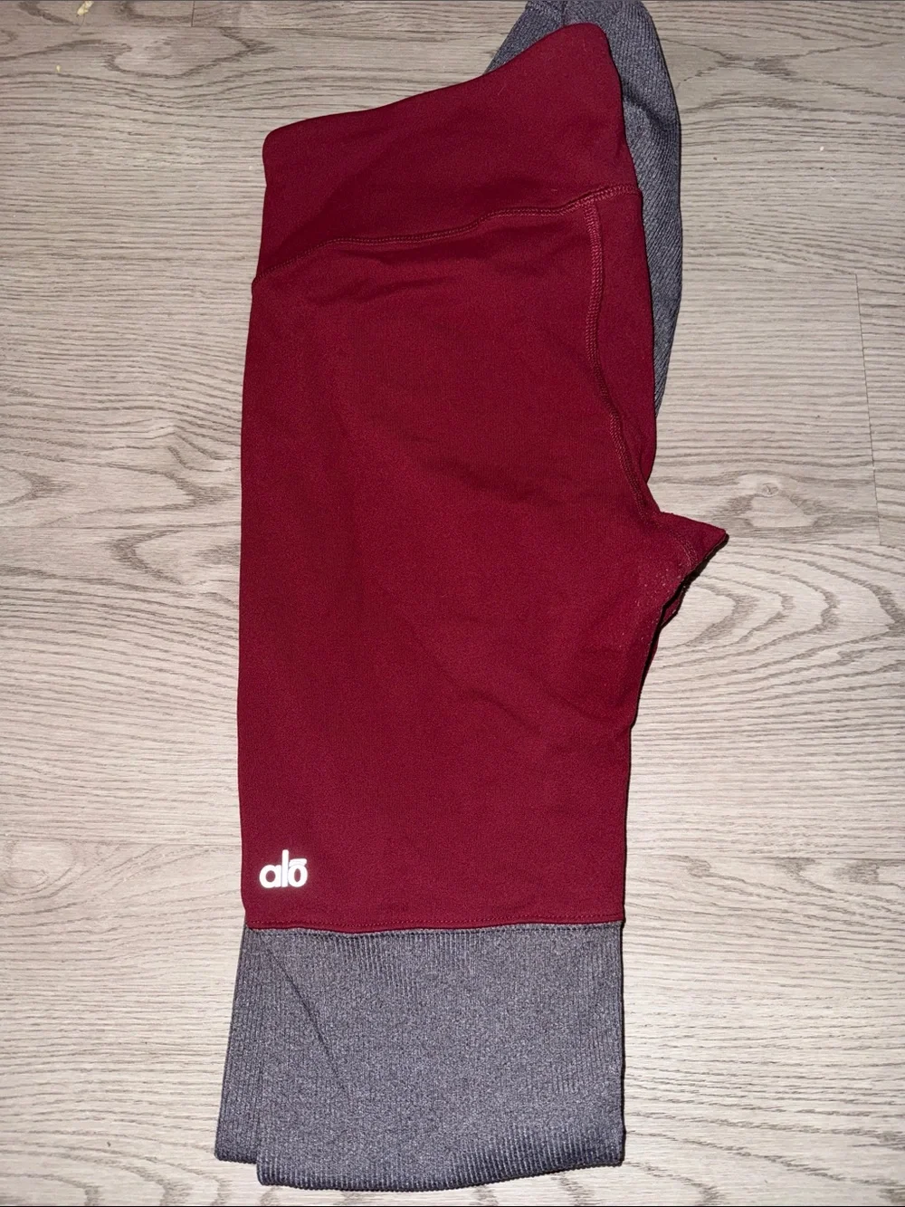 ALO Yoga Two-Tone yoga pants in Burgundy and Charcoal